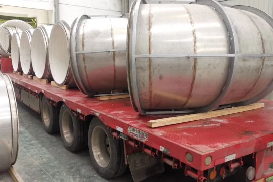 鋰電池行業(yè)用不銹鋼陶瓷耐磨管道的優(yōu)勢(shì)在哪里？