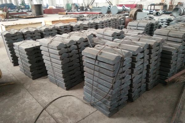 水泥機襯板耐磨件鑄造廠家